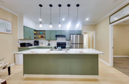 Birmingham House | < 10 Mi to UAB: Birmingham Group Getaway