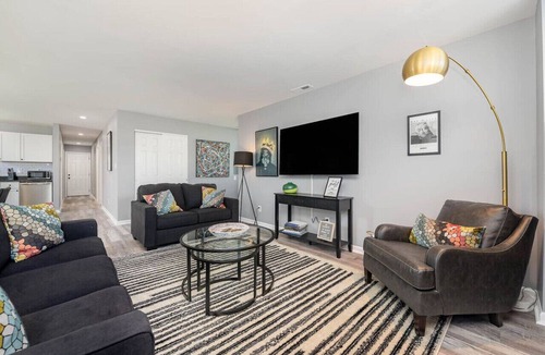Middletown Apartment | 101 Crawford Street unit B · Funky Firehouse Renovated into Modern 2 BDR/1 Bath