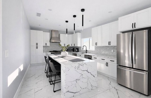 Orange House | 15 Min to Disneyland + New Modern 4BR