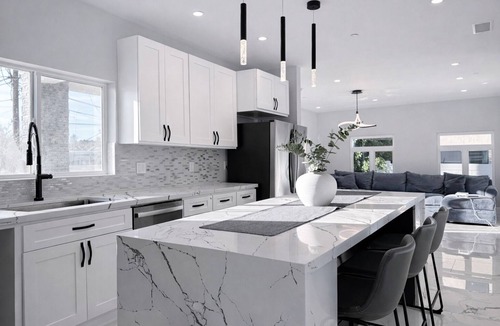 Orange House | 15 Min to Disneyland + New Modern 4BR