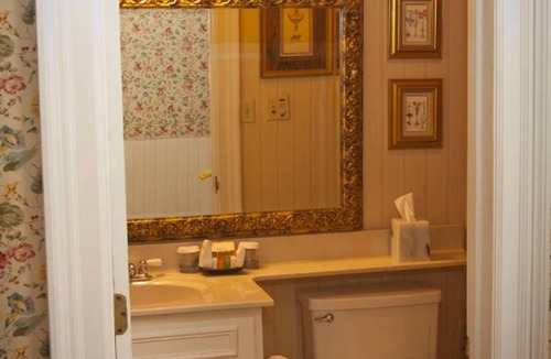 Macon Bed & Breakfast | 1842 Inn