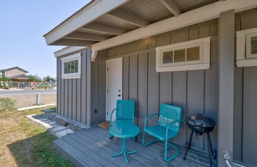 Ocean Park House | 1Nt. Ok, Walk to Beach and Town, Romantic, Firepit, BBQ (Bungalow1)