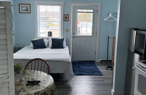 East Sullivan Apartment | 1Room Studio