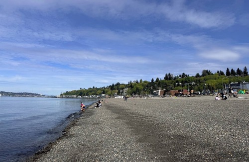 North Admiral Apartment | 2-bedroom apartment in peaceful Seattle neighborhood near beach and downtown
