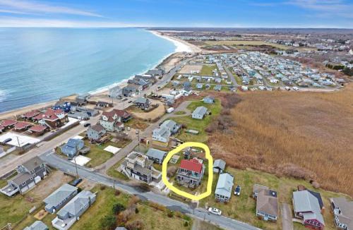Matunuck House | 2 Bedroom Matunuck Beach House, 1 Block from Ocean