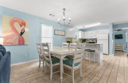 San Juan House | 2 Bikes~Walk to the beach & Bike to Seaside! Private Pool!