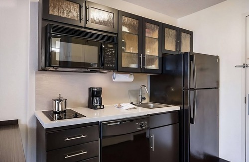 Warrenville Hotel | 2 Convenient Suites with Private Kitchens! Pets Allowed! Near Centennial Beach!