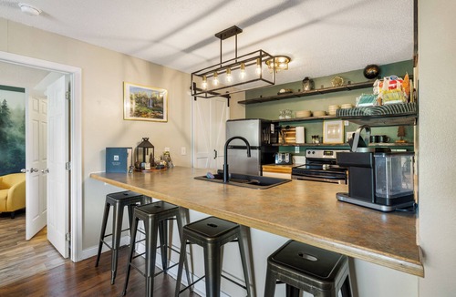 Deadwood Condo | 2 King Suites w/Private Baths, Near Deadwood & Terry Peak, Black Hills City View