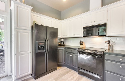 Springfield Cottage | 2 Mi to Autzen Stadium, Room for Your RV