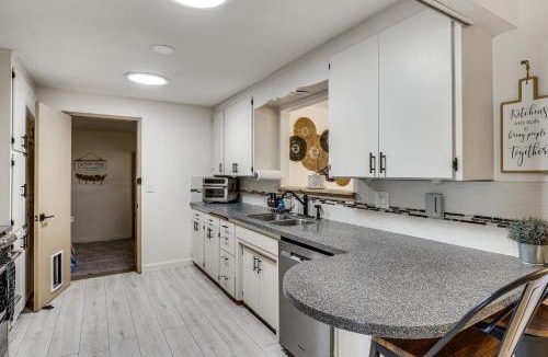 Puyallup House | 2 Mi to Fairgrounds & Dtwn Puyallup! Family Escape