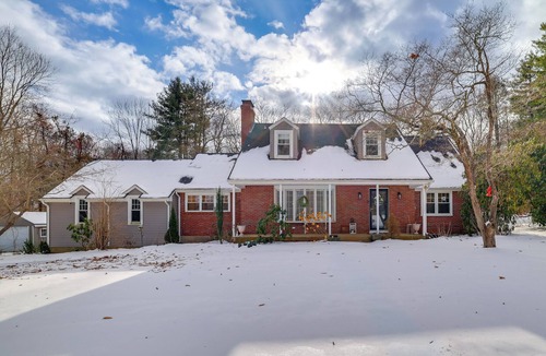 Maple Hill House | 2 Mi to Talcott Mtn Trails: Spacious Family Home
