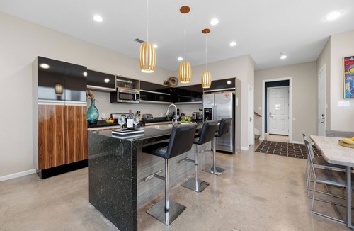 Fort Worth Cultural District House | 2 Min Walk Dickies Arena | Lux Home | Parking