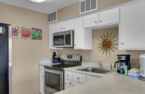 Seagrove Beach Condo | 2 Minutes To The Beach & Dog Friendly - Sleeps 4