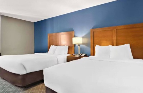 Joliet Hotel | 2 Modern Comfort Inns Joliet—Close to I-55, Harrah’s Casino & Great Dining Spots