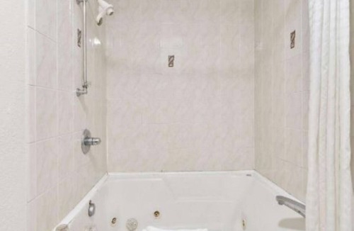 Joliet Hotel | 2 Modern Comfort Inns Joliet—Close to I-55, Harrah’s Casino & Great Dining Spots