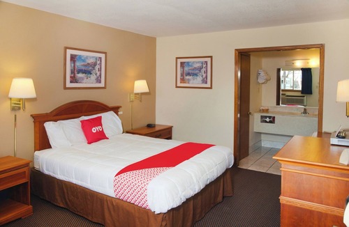 Guymon Hotel | 2 Modern Rooms for Couples – Great Value by Highway 54!
