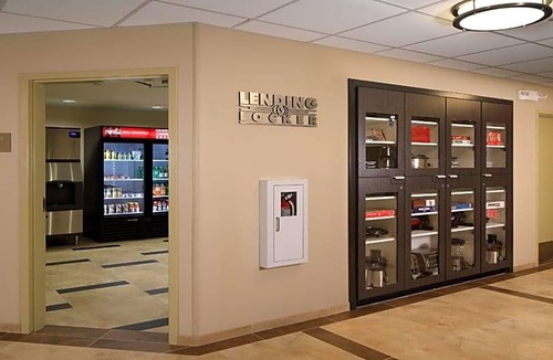 Yorkshire Hotel | 2-Star Hotel ∙ Candlewood Suites - Newark South - University Area, an IHG Hotel