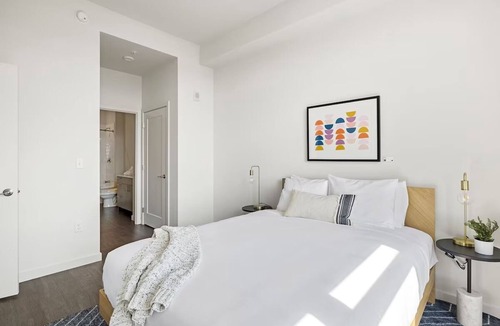 Bluemont Hotel | 2 Units | Ballston Haven |Rooftop View & Kitchen | Near US Marine Corps Memorial