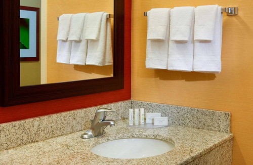 West Dundee Resort | 2 Units Close to Spring Hill Mall, FREE Parking, Indoor Pool, Pet-Friendly!