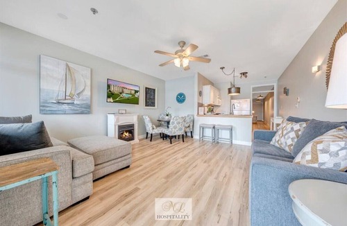 Smith Mountain Lake Apartment | #233 Pointe - 2 Bedroom Lakefront Condo at Mariners SML