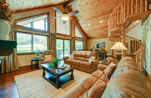 Otto House | 28 Acres: Home w/Barn & Fire Pit Near Franklin!