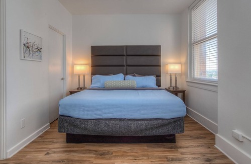 Downtown Fort Worth House | 2BR at West 7th Street