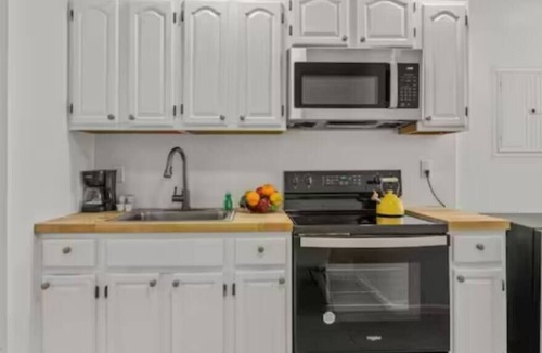 West Philadelphia Apartment | 2BR Comfortable Family Apartment