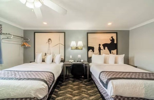 Ira Hotel | 3 Accommodations Available Near Sammy Baugh Golf Course With Free Parking Access