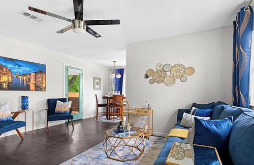St. Johns House | 3-Bed Venetian Oasis in Austin + Outdoor Patio
