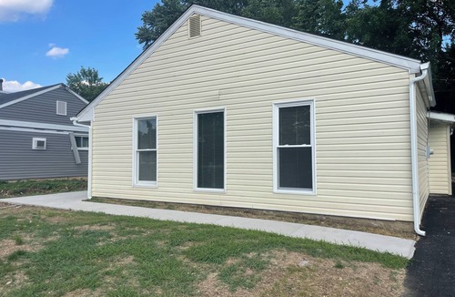 New Castle House | 3-bedroom 2 BA Coastal Ranch house New Castle with long driveway