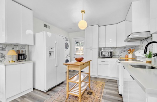 Old Dominion Cottage | 3-bedroom cottage in tranquil Arlington with cozy charm