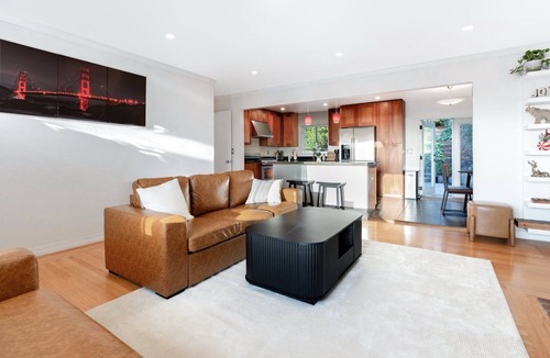 East Richmond Heights House | 3-bedroom house in East Richmond Heights with panoramic Golden Gate View