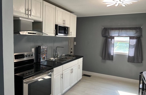 Cedar Falls House | 3-bedroom house in charming Cedar Falls with WiFi, AC. Enjoy your stay