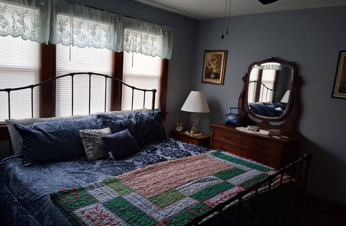 Greenbrier River House | 3-bedroom peaceful farmhouse on the Greenbrier outside of Hinton with central AC