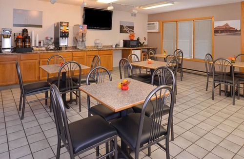 Atlantic Hotel | 3 Cozy Rooms w/Free Breakfast & Pet-Friendly Policy – Perfect for Quick Stays