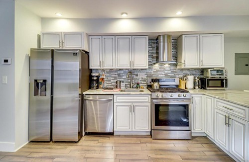 Trinidad Apartment | 3 Mi to National Mall: DC Apt w/Fenced Yard