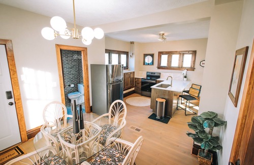 Sioux Falls House | 3 Min to downtown & Falls Park, 10 min to Airport - Clean King Bed Home
