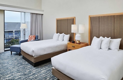 Berkeley Hotel | 3 Units | Golden Gate Views near UC Berkeley Marina | Pool & Free Breakfast