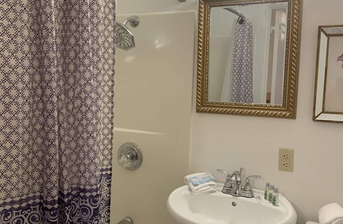 Boone Apartment | #303 The Victorian Suite, Apartment "A Winter Retreat in Boone, IA