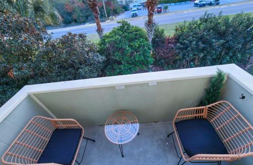 Dune Allen Beach Apartment | 30A Haven King Bed Suite with Free Parking, Spacious Pool & Balcony View