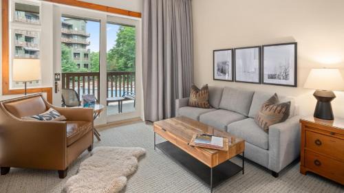 Stowe Area Resort | 345 Studio Spruce Peak Lodge at Stowe Mt Resort Sleeps 4