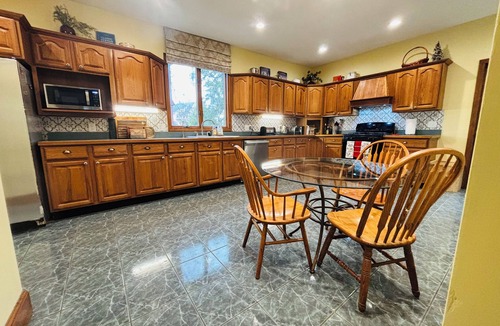 West Roxbury House | 3BR Boston World Cup Stay 25 min to Stadium