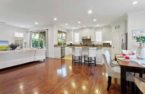 Cypress Village House | 3BR Charming Irvine Gem｜Private Patio｜Workspace｜Pet-Friendly｜Garage Access #110