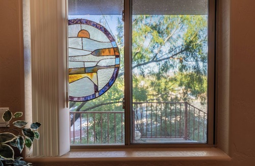 Cottonwood House | 3BR Charming Retreat with views and pond nearby