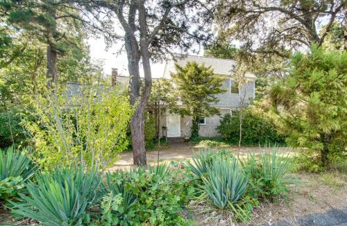 West Brewster House | 4,200 Sq Ft Mid-Cape Cottage w/Furnished Deck!