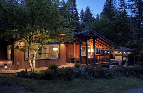Eugene House | 4 Acre Hiker's Nature Sanctuary in town