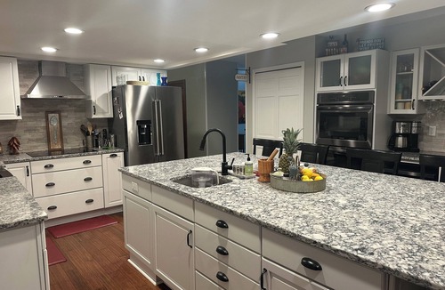 Windsor House | 4 Bed, 3 Bath w/Pool, Hot Tub, Gym, Fire Pit on Lake Windsor Golf Course