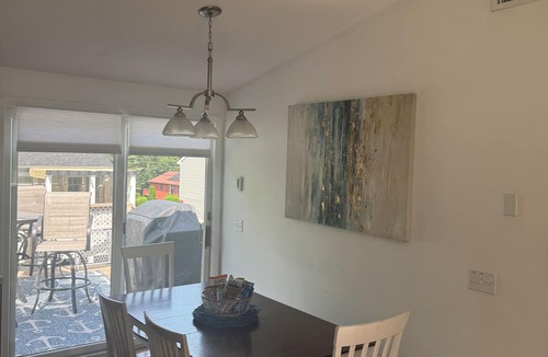 Saunderstown House | 4 Bedroom Pettaquamscutt Lake Shores Home