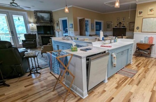Independence House | 4 BR , 4.5 baths, new construction on the New River in Grayson county VA