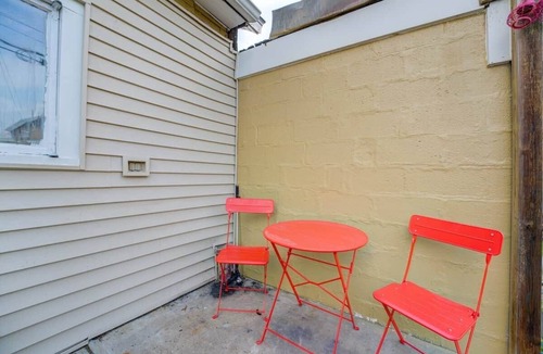Sandusky House | 4 BR Home 5 Mins to Cedar Point, Retro 1970s!